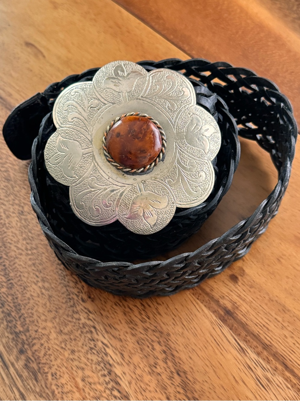 WOVEN LEATHER BELT. Stunning buckle that’s adjustable.